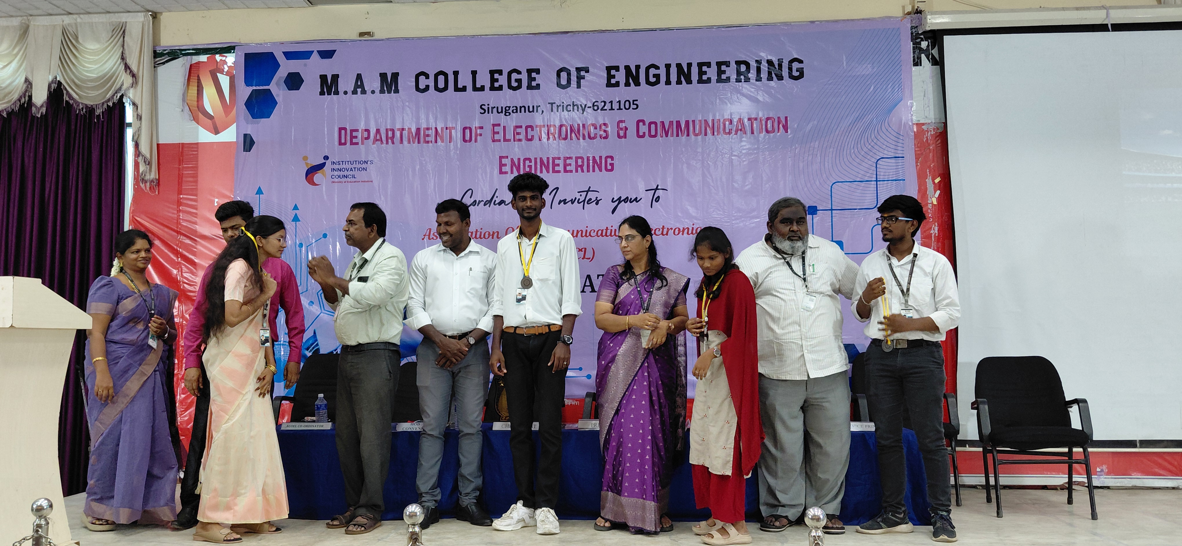 Honouring the Chief Guest